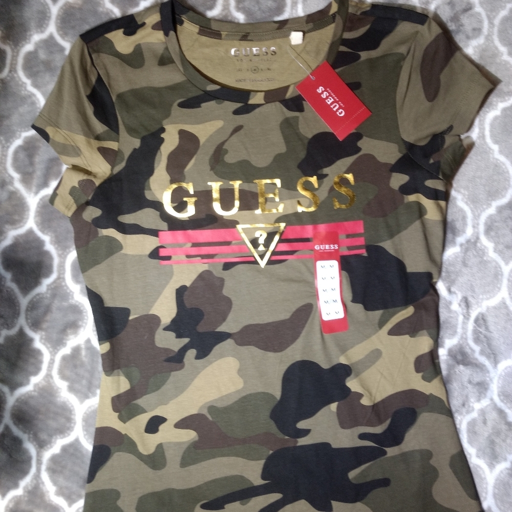 NWT Guess t shirt
